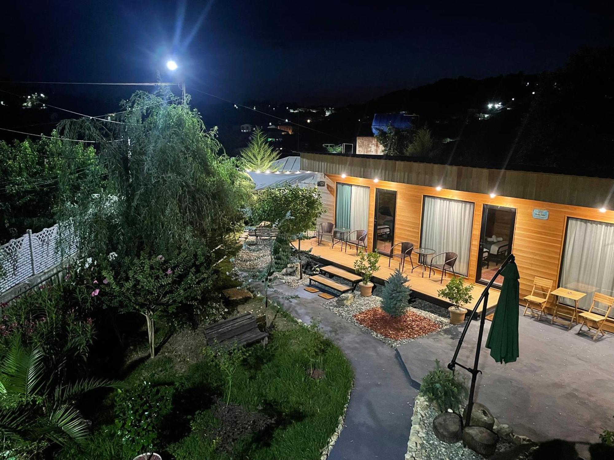 Garden Rooms In Kutaisi Bagian luar foto