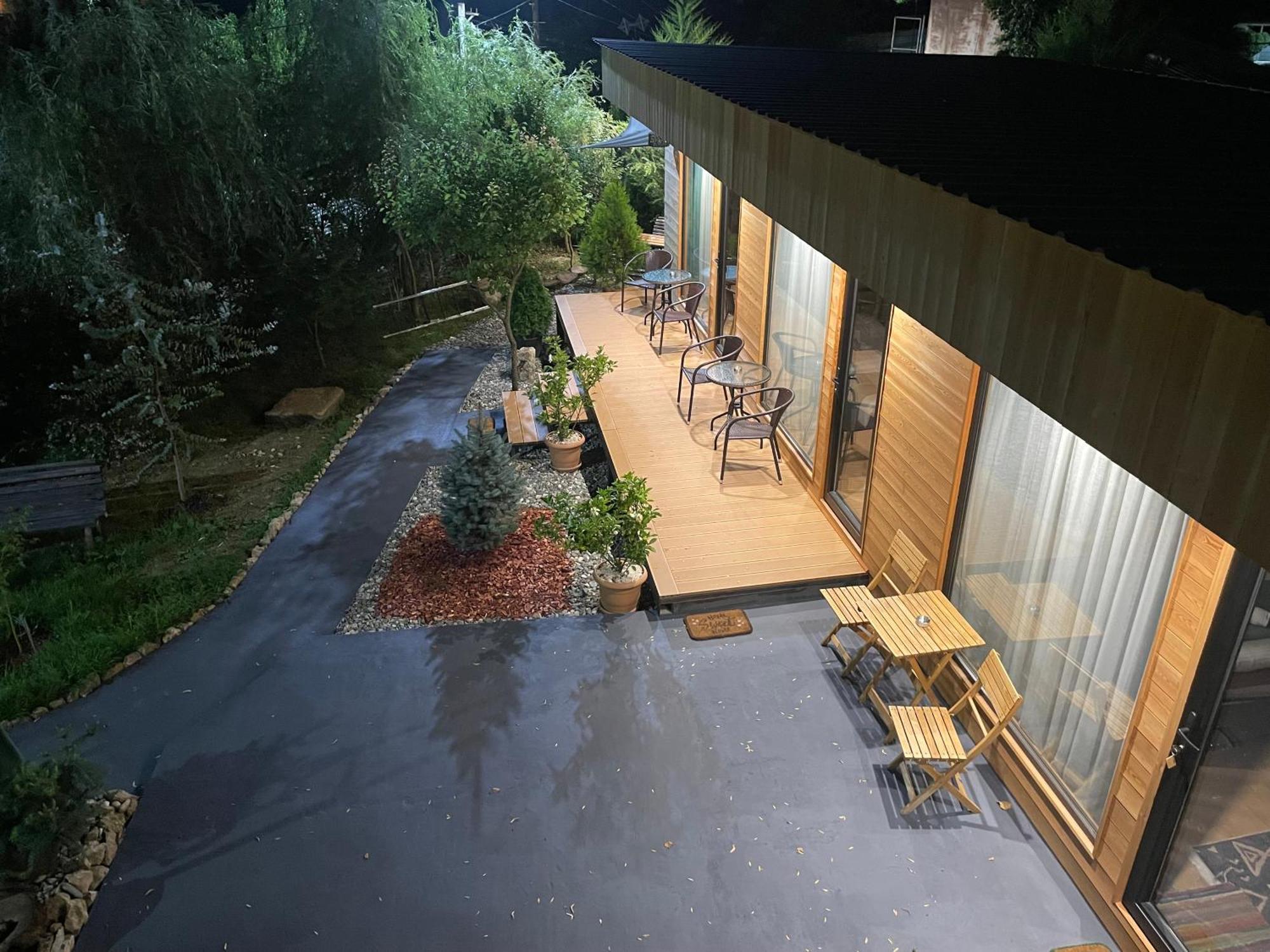 Garden Rooms In Kutaisi Bagian luar foto
