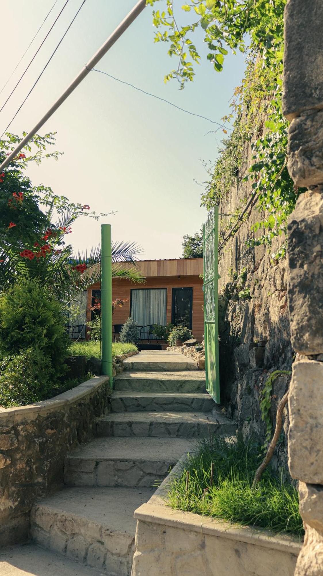 Garden Rooms In Kutaisi Bagian luar foto